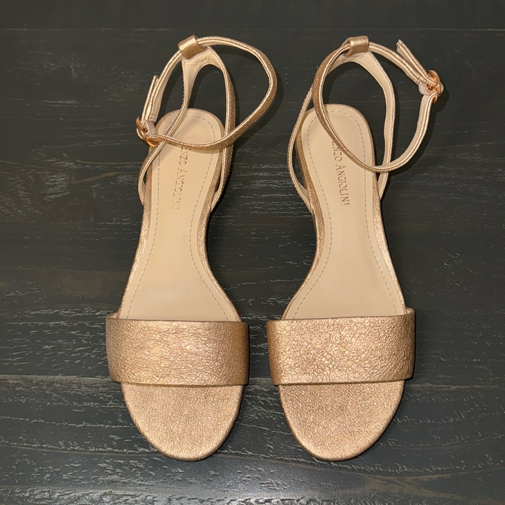 ENZO ANGIOLINI METALLIC SANDAL SIZE 7